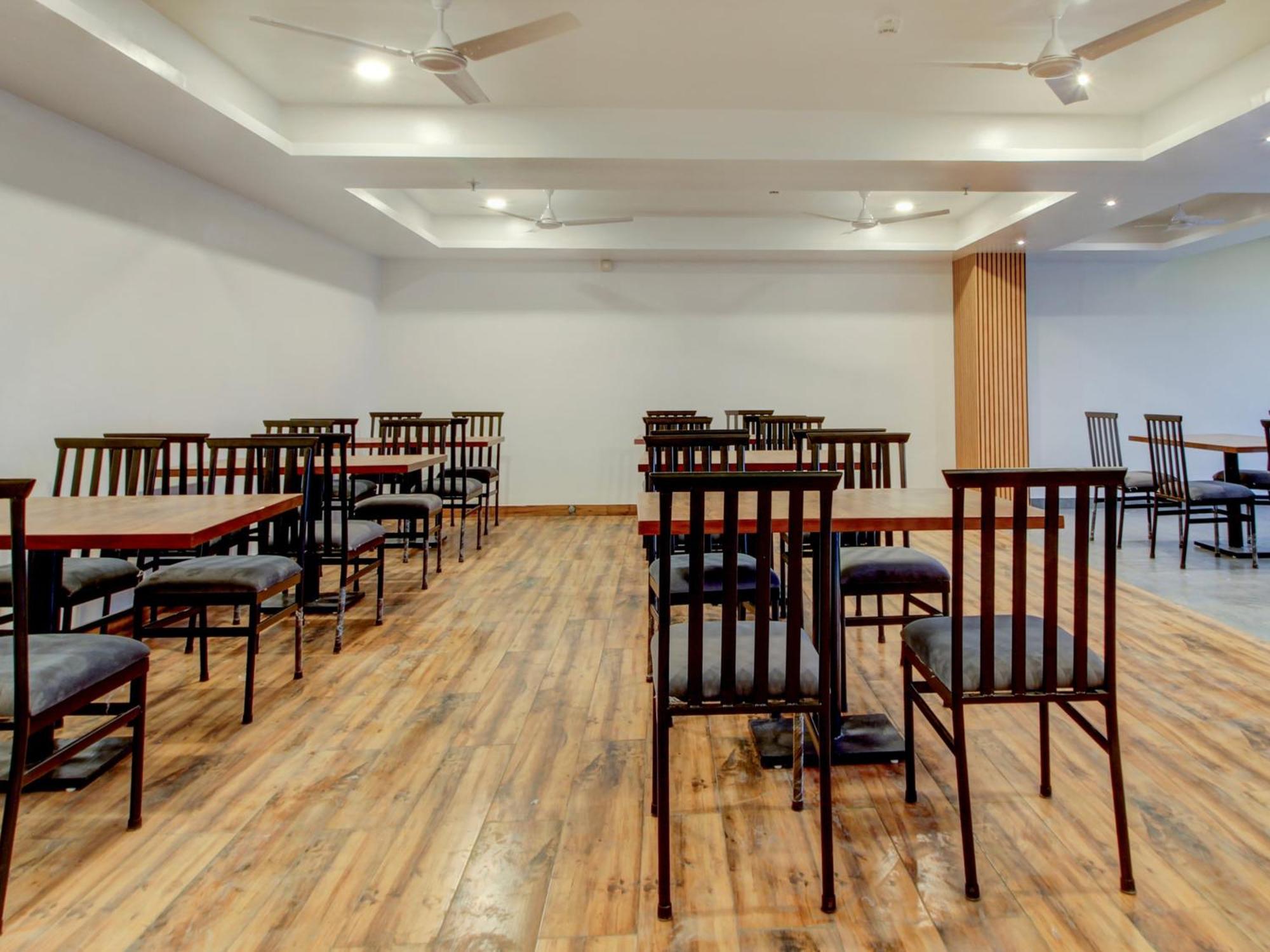 Townhouse Madgaon Hotell Raia Exteriör bild